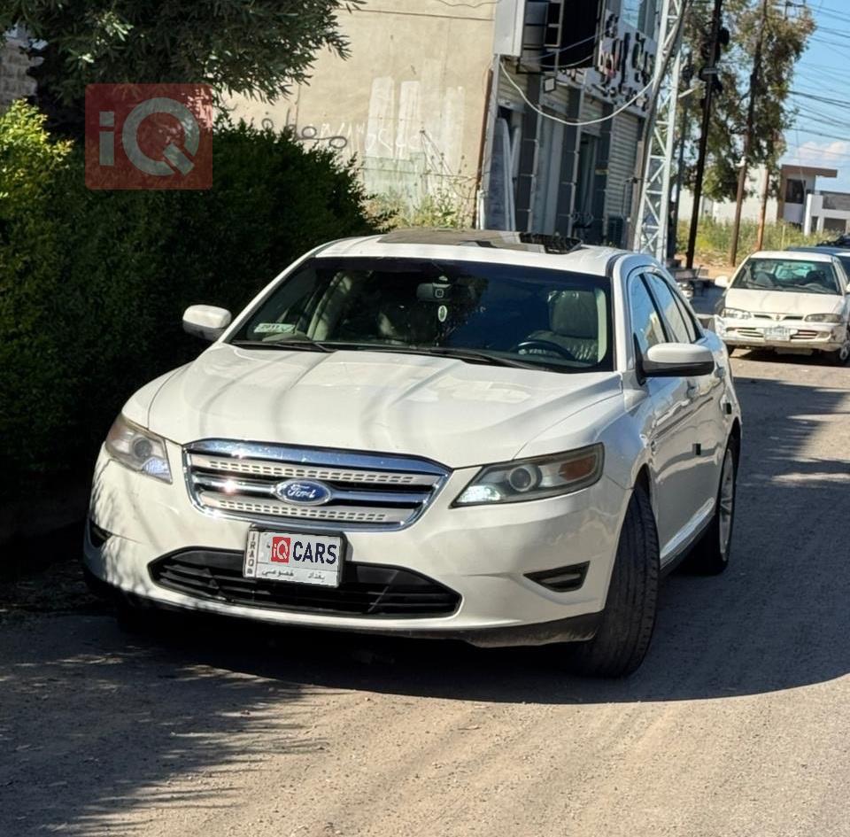 Ford Taurus